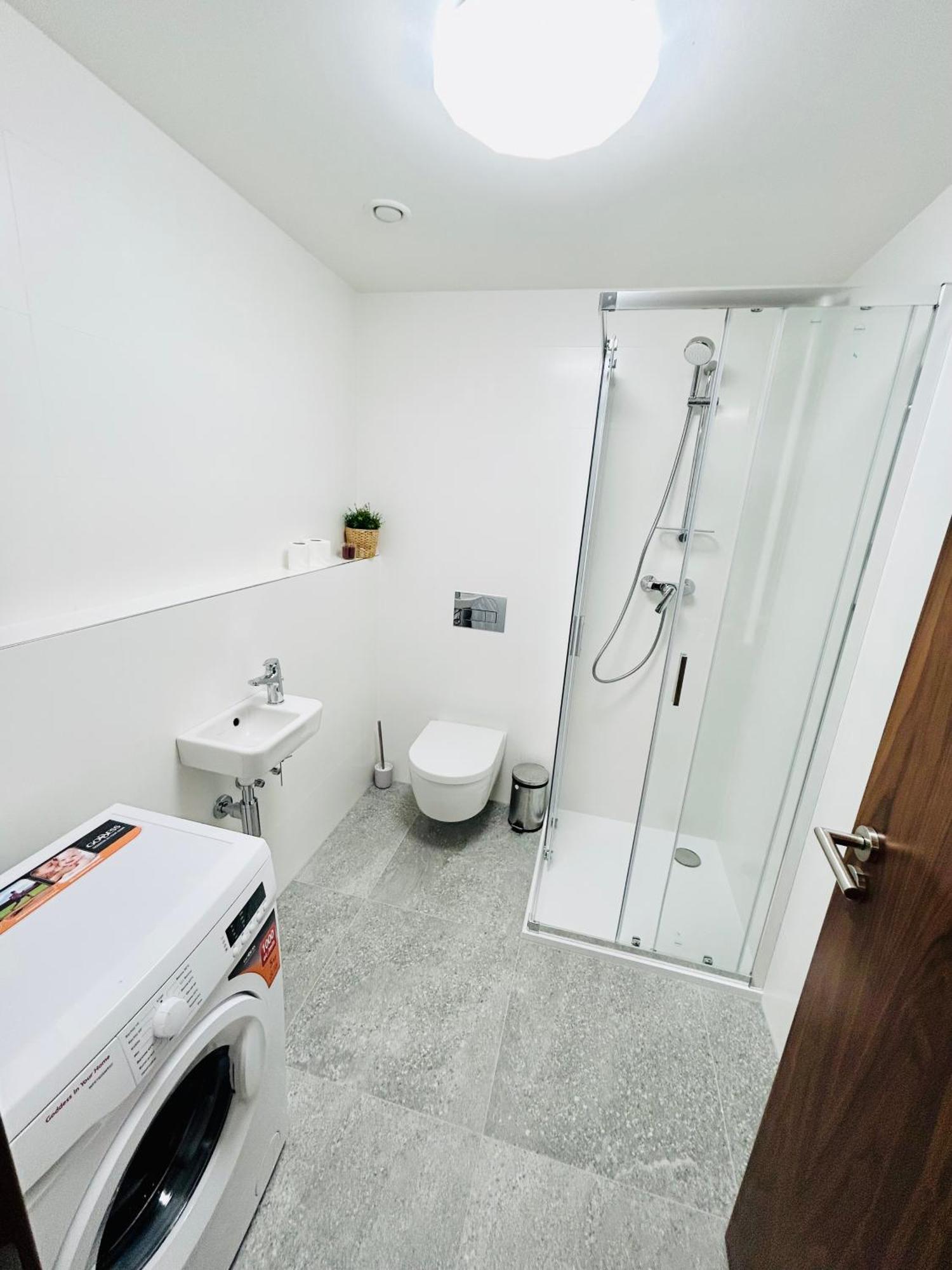Apartment New Luxury At Andel Metro Station