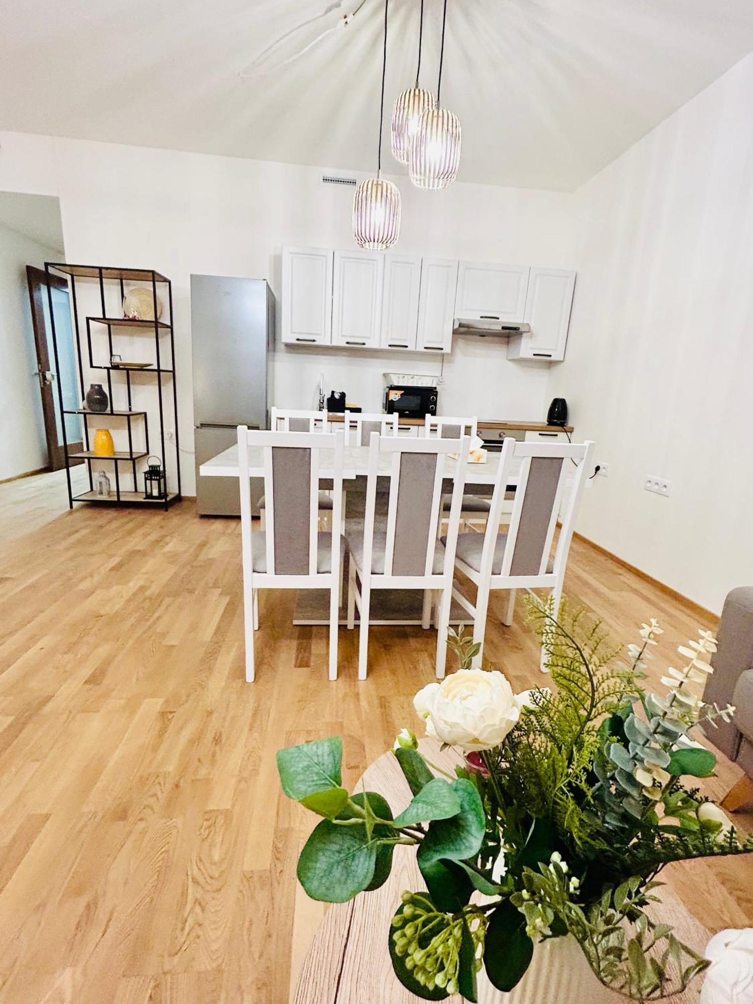 Apartment New Luxury At Andel Metro Station *