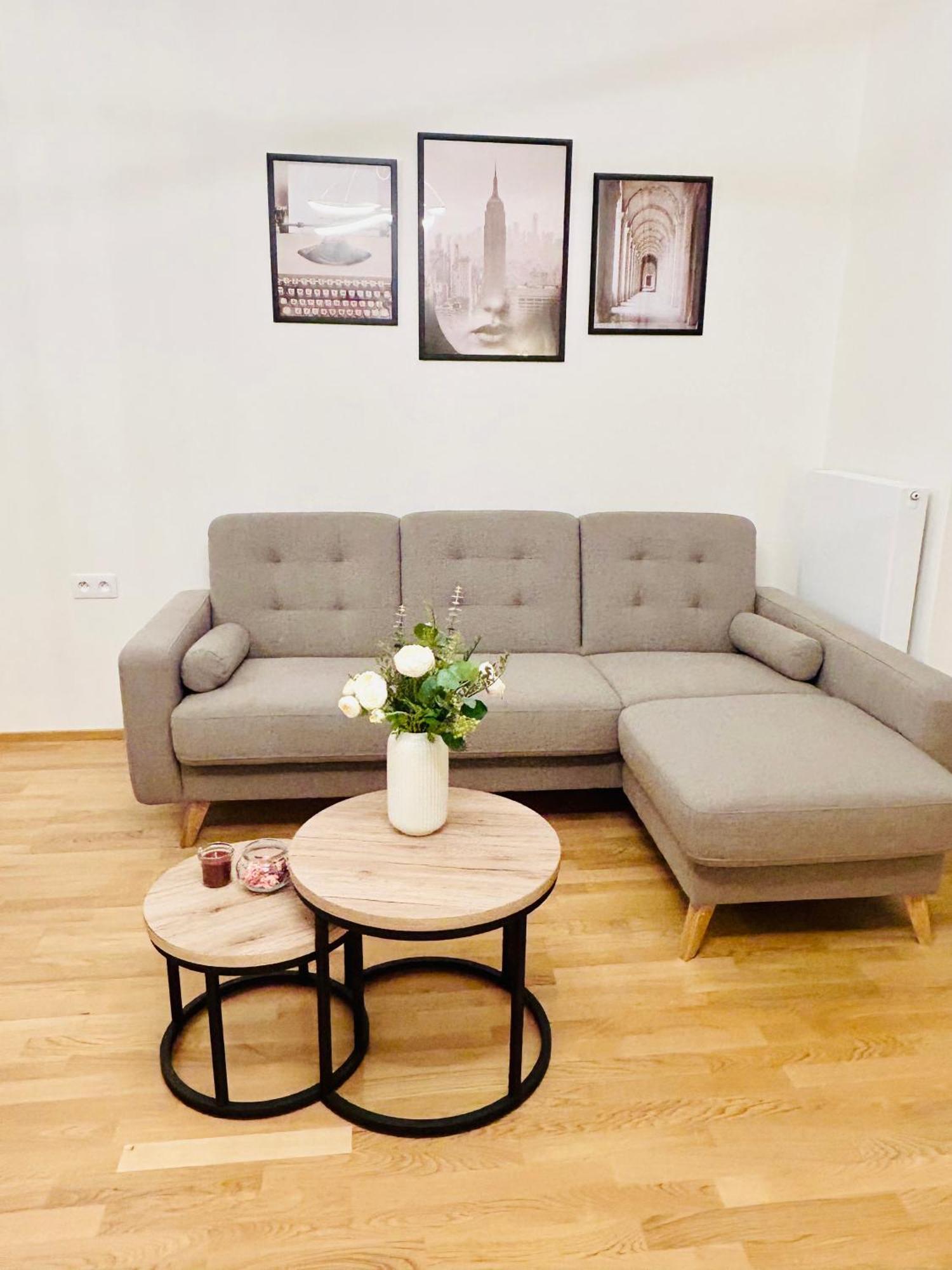 Apartment New Luxury At Andel Metro Station *