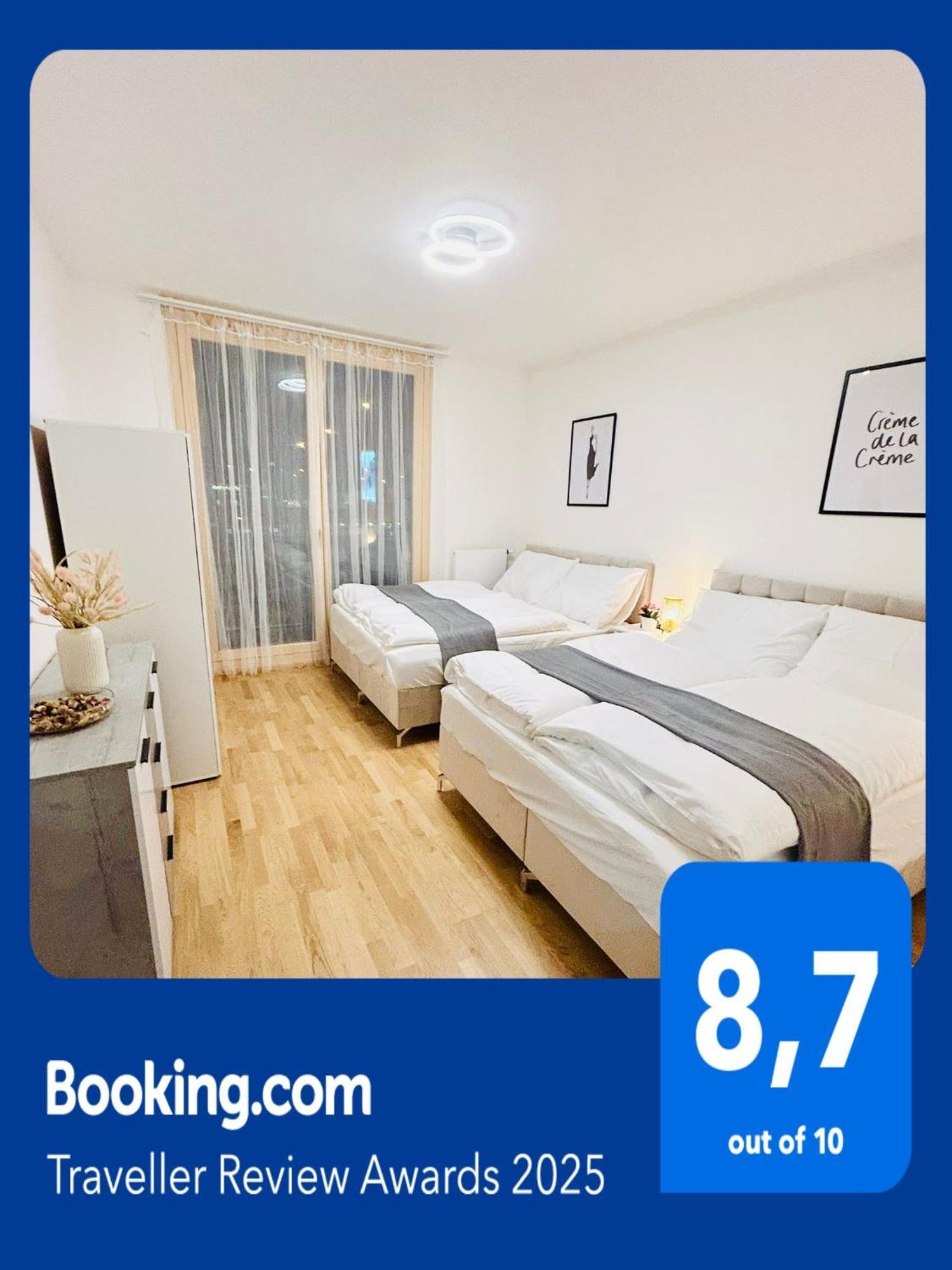 Apartment New Luxury At Andel Metro Station