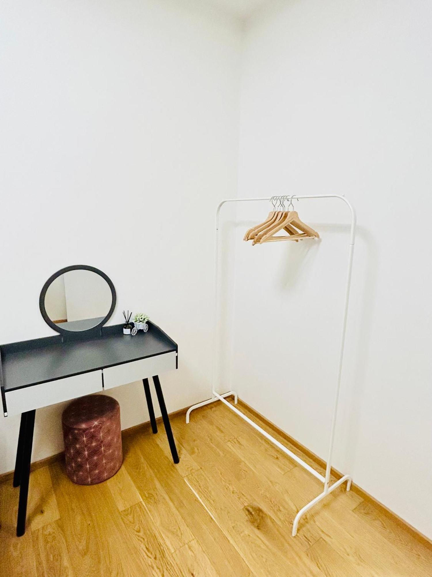 Apartment New Luxury At Andel Metro Station